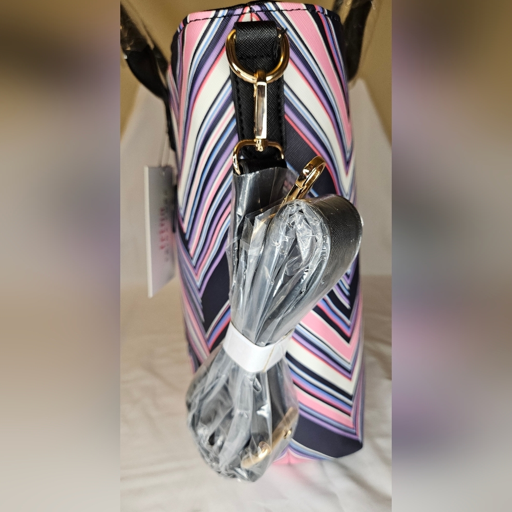 Trina Turk Pink and Black Chevron Tote Bag NWT - Picture 4 of 7